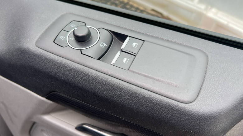 Ford Transit Custom 300 L1 Diesel Fwd 2.0 EcoBlue 136ps H1 Van Limited